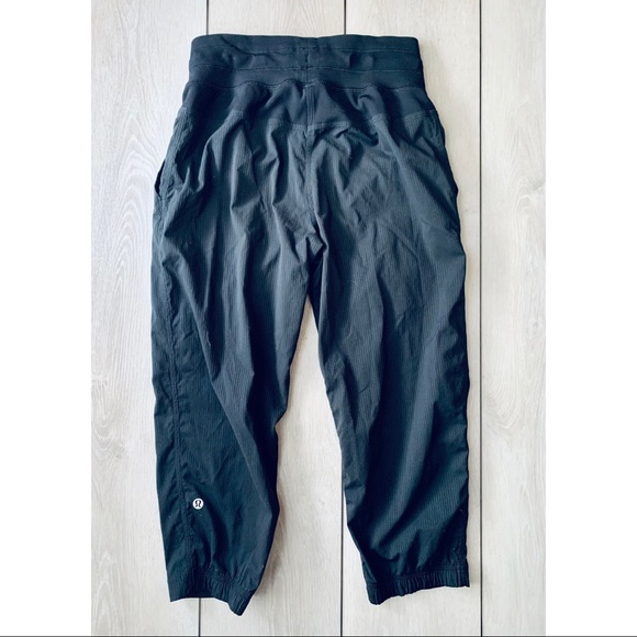 Lululemon Dance Studio Crop Black Size 2 - Picture 7 of 7